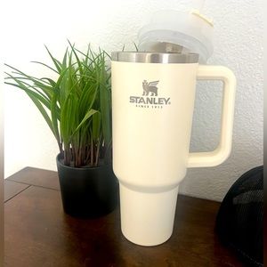 Stanley 40OZ Tumbler Cream